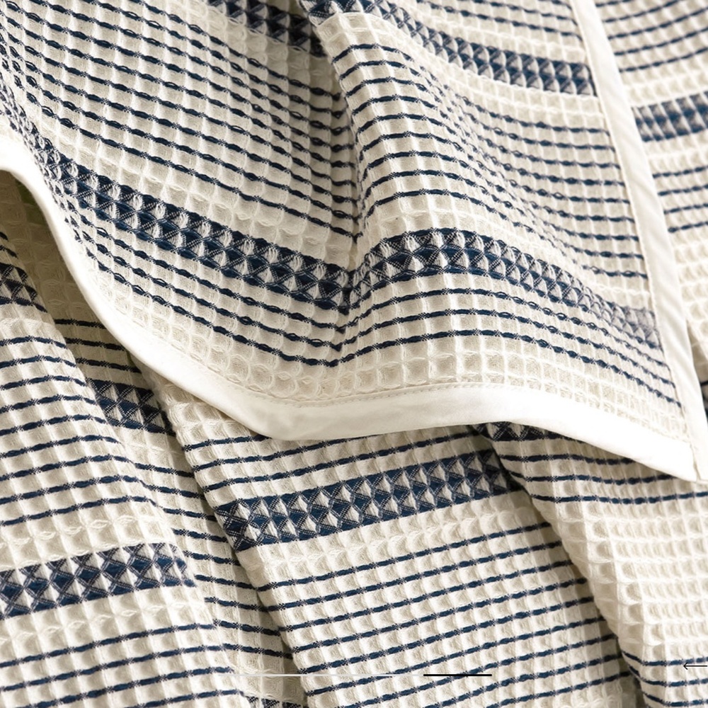 NWT BOLL & BRANCH WAFFLE BED BLANKET IN NATURAL / NAVY COLOR, QUEEN / FU…